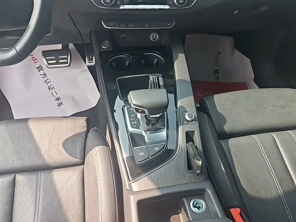 Audi A4L 2023 40 TFSI Luxury Sport фото 14