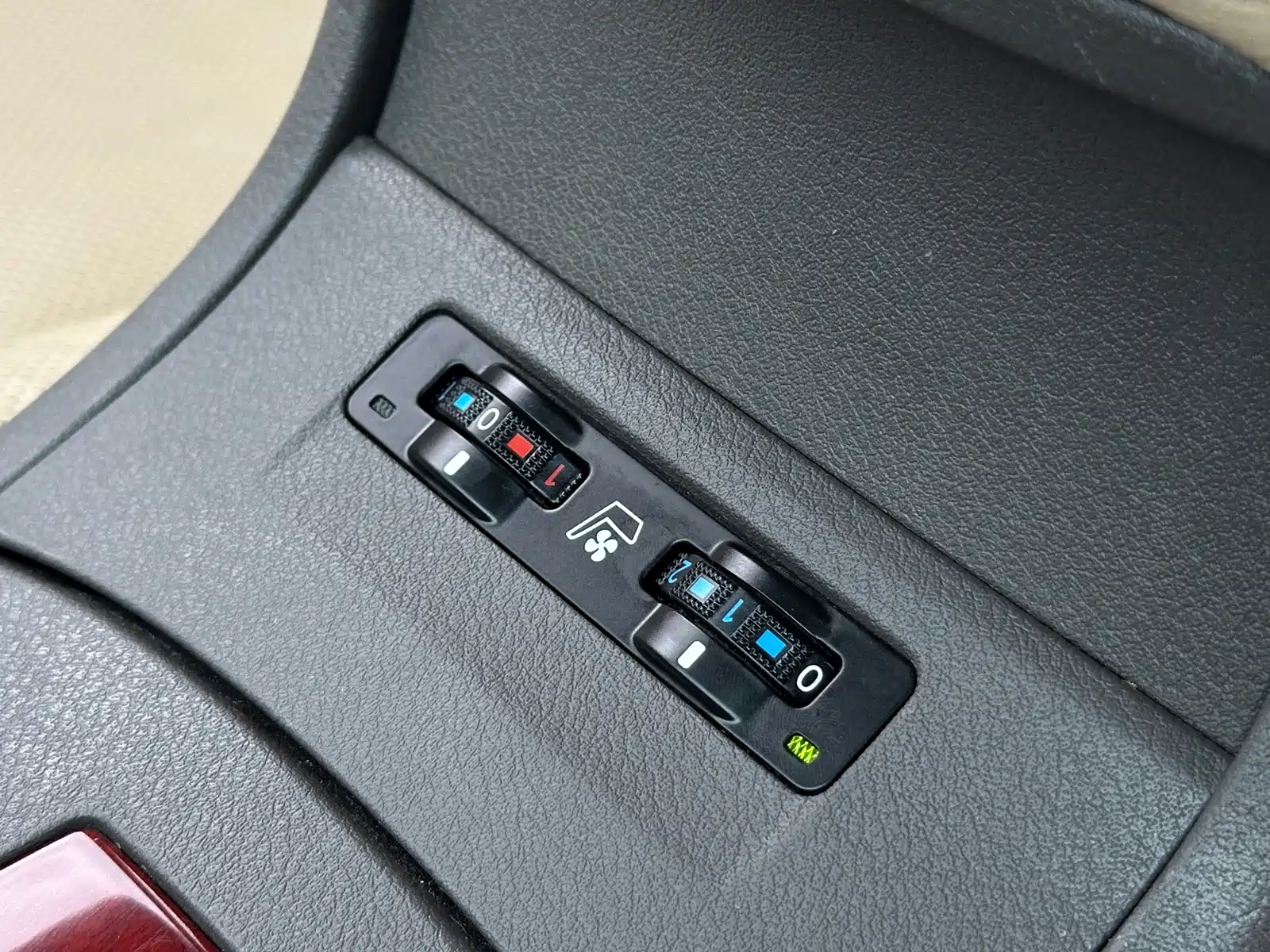 Фото 28 - Lexus ES