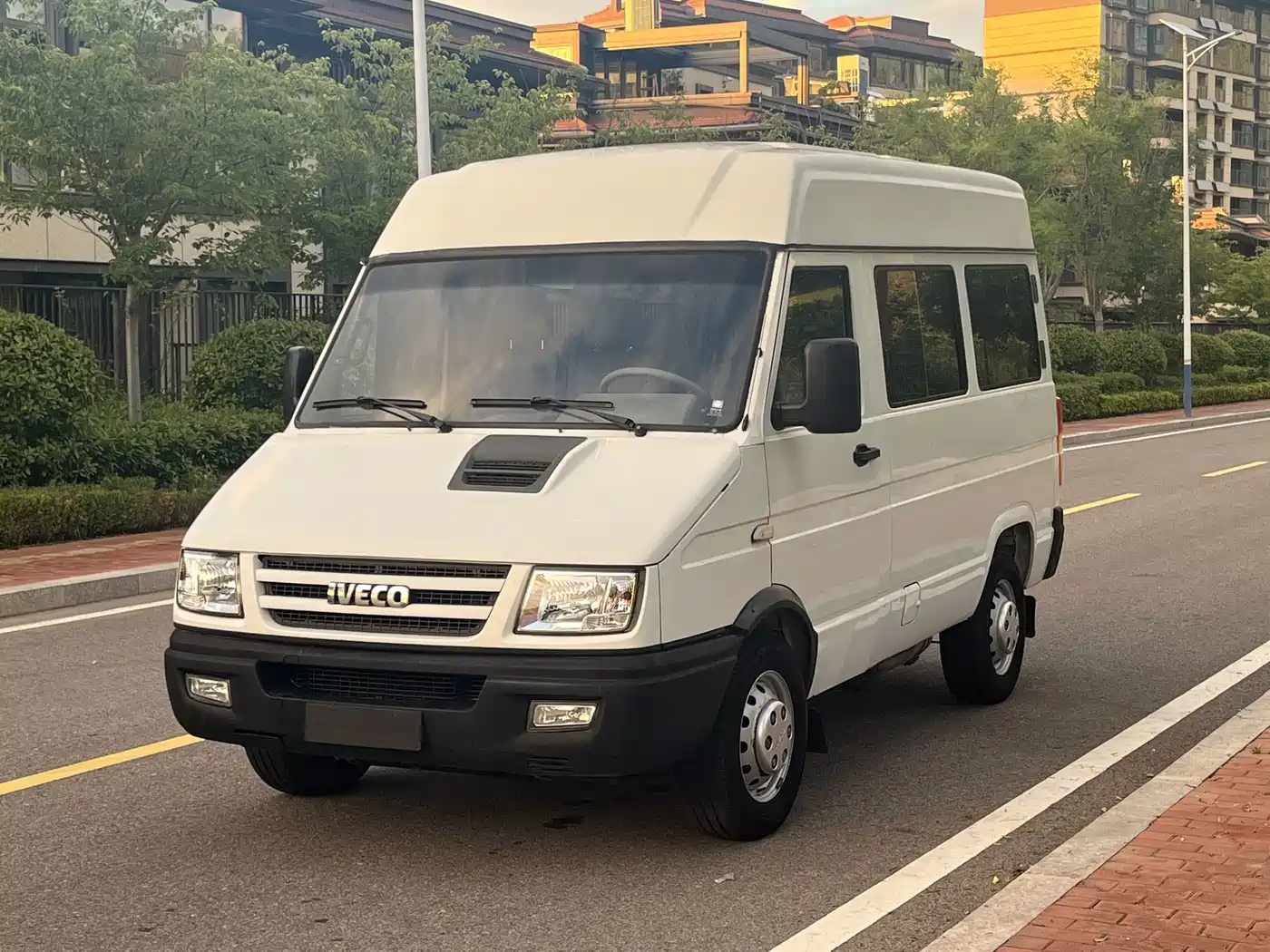 Iveco Daily 2017 2017 Model 2.5T A35 Bus 5-7 Seats 47Z5