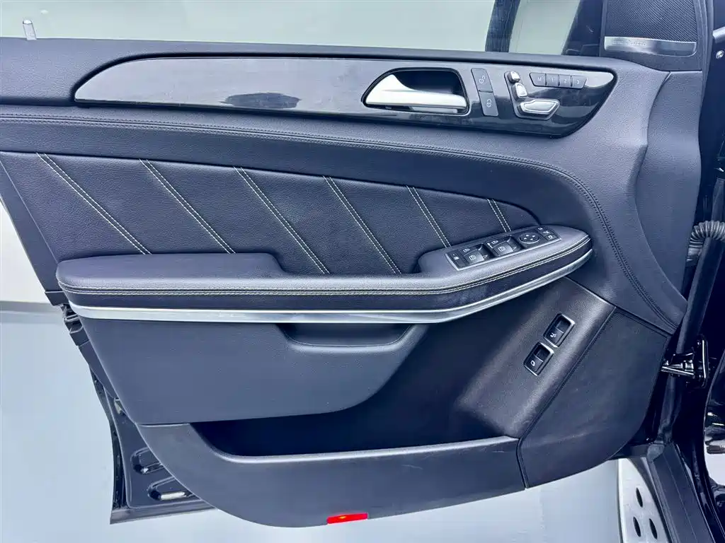 Mercedes-Benz GLS AMG 2017 AMG GLS 63 4MATIC фото 10