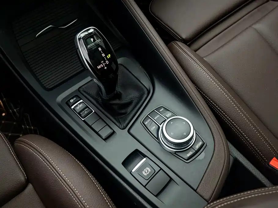 BMW X1 2021 sDrive25Li Leading фото 27