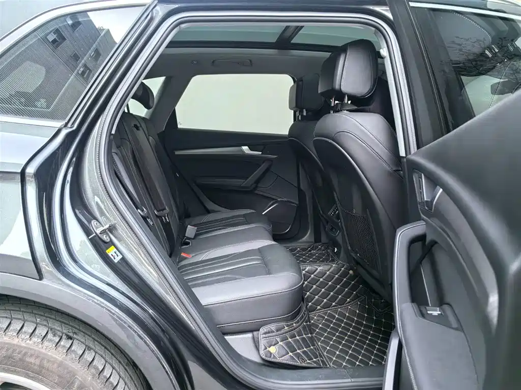 Audi Q5L 2023 40T Luxury Dynamic фото 10