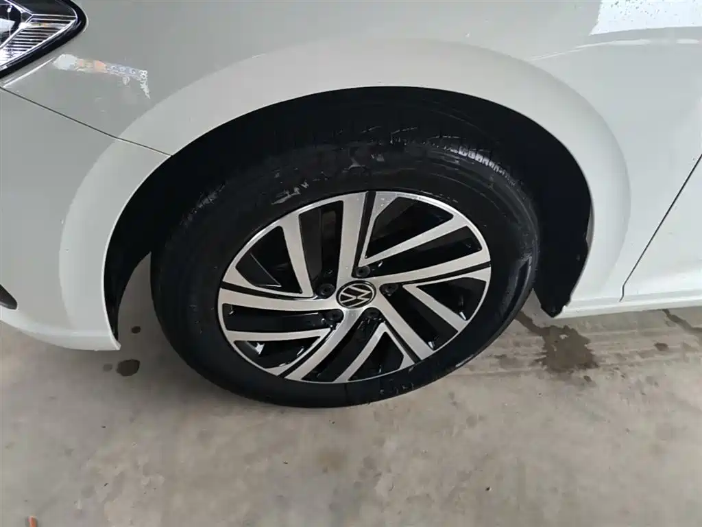 Volkswagen Lavida 2022 1.5L Auto Comfort Edition фото 23