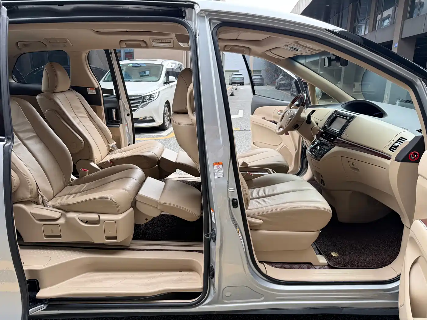 Toyota Previa 2018 2012 2.4L 7-Seater Luxury Edition