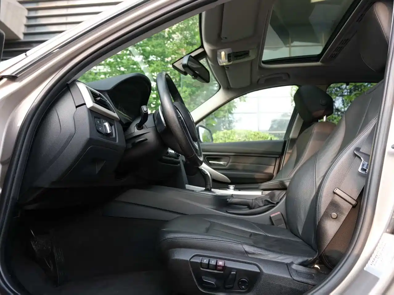 BMW 3 Series 2015 328Li Fashion фото 4