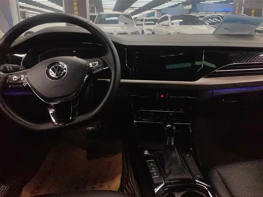 Volkswagen Passat 2020 Facelift 330TSI Luxury China VI фото 12