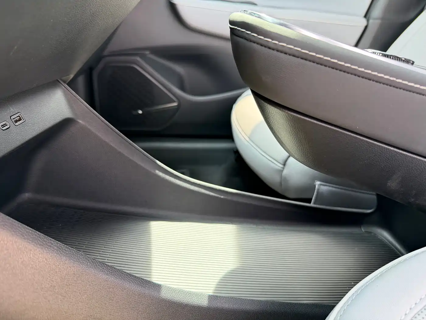 Buick E4 2023 Model Premium Edition фото 20