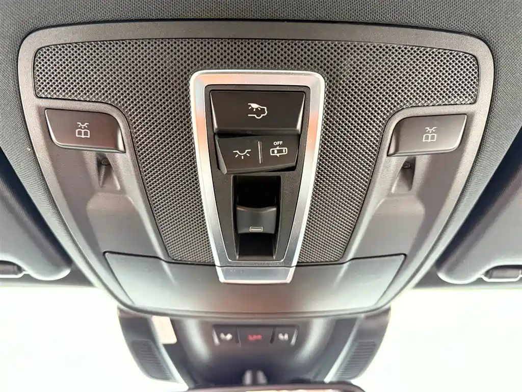 Mercedes-Benz GLS 2018 Facelift GLS 400 4MATIC Luxury фото 16