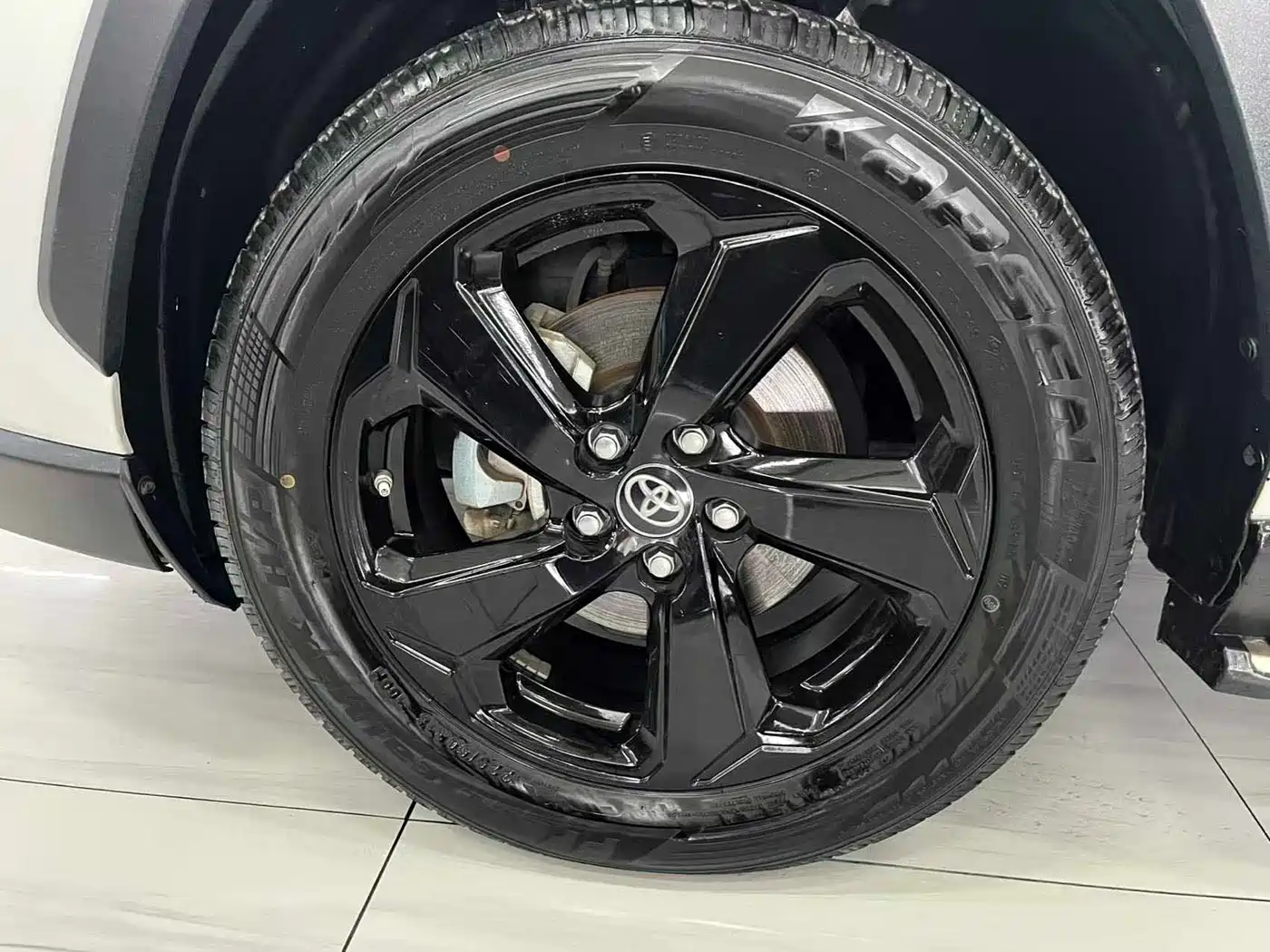 Toyota RAV4 Rongfang 2020 Hybrid 2.5L E-CVT 4WD Elite PLUS фото 17