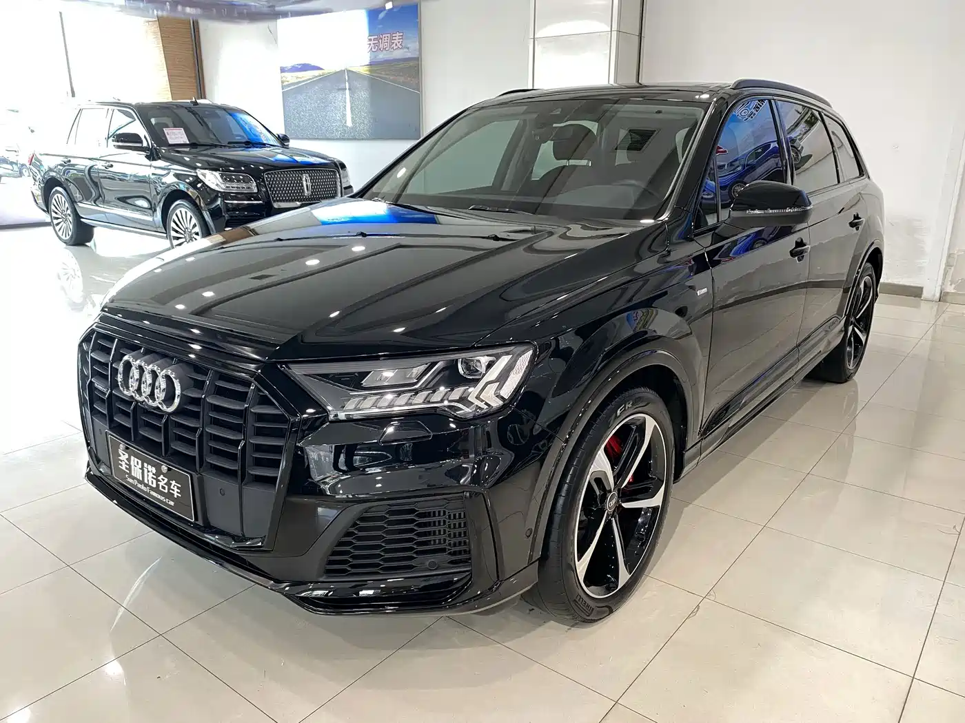 Фото 1 - Audi Q7