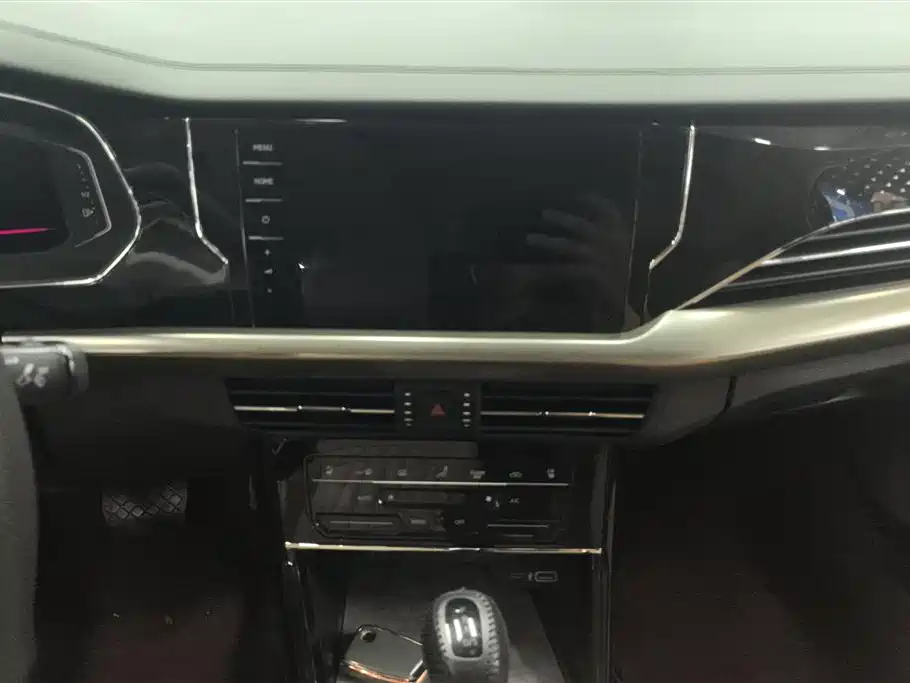 Volkswagen Passat 2022 380TSI Luxury Edition фото 13