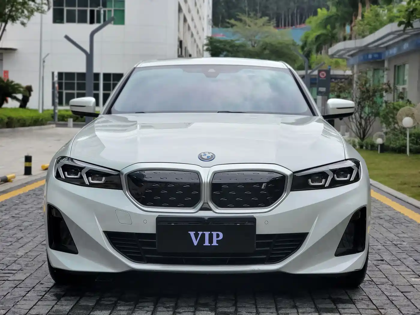 BMW i3 2024 eDrive 35 L фото 2