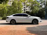 Фото 4 - Volkswagen Sagitar