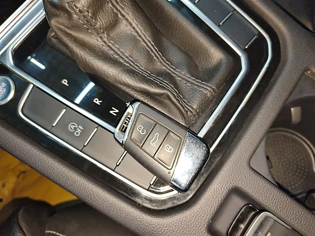 Volkswagen Magotan 2020 330TSI DSG Leading фото 17