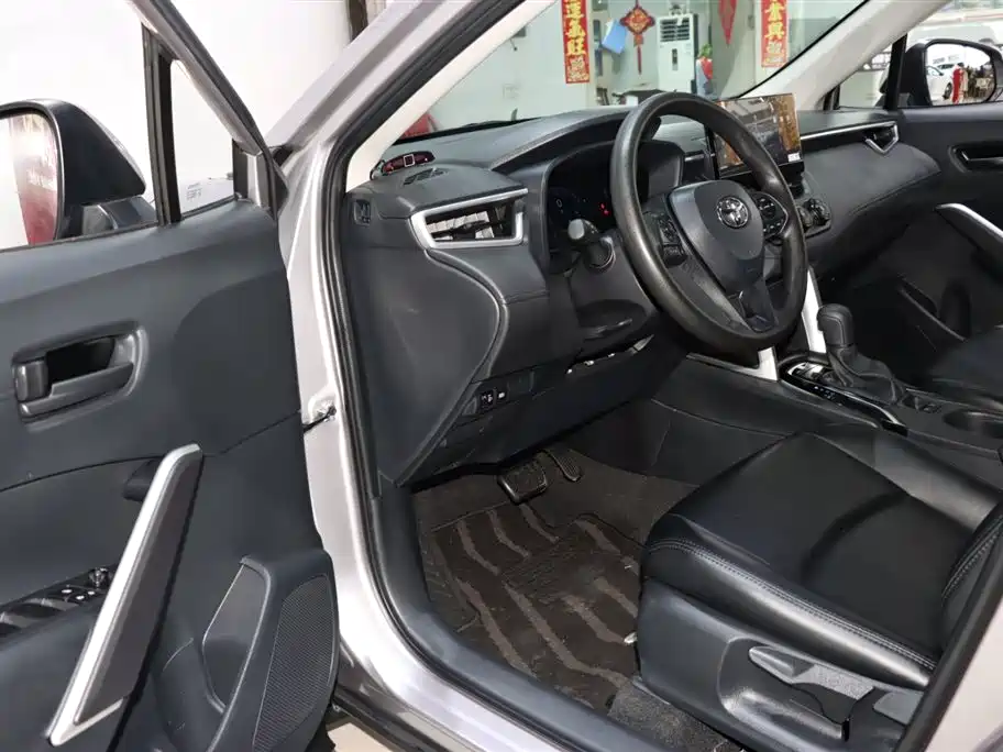 Toyota Corolla Cross 2024 Model 2.0L Pioneer Edition фото 8