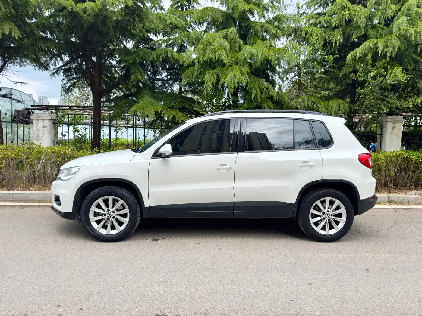 Volkswagen Tiguan 2012 1.8TSI Automatic 2WD Trend Edition фото 2