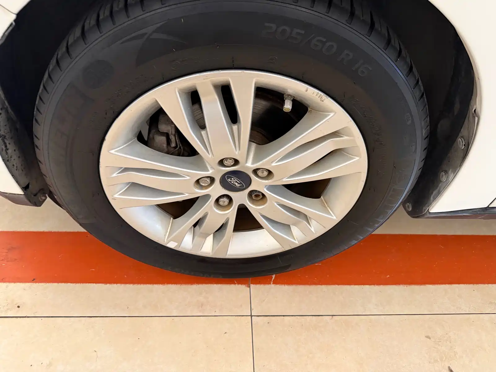 Фото 8 - Ford Focus