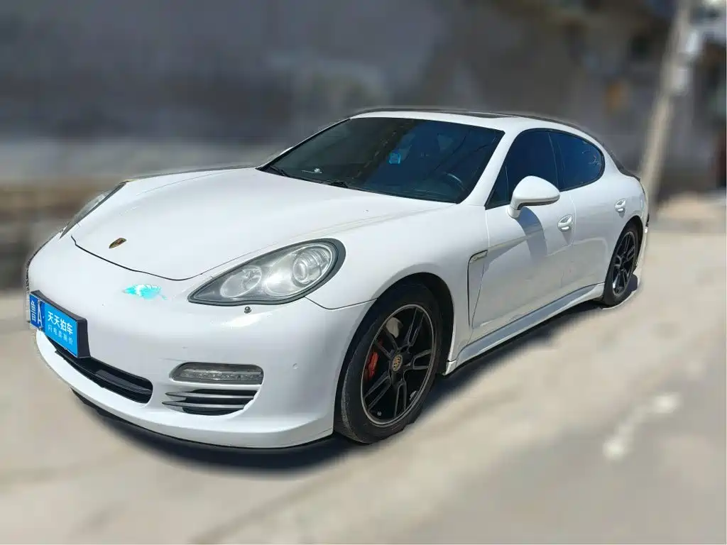 Photo 1 - Porsche Panamera