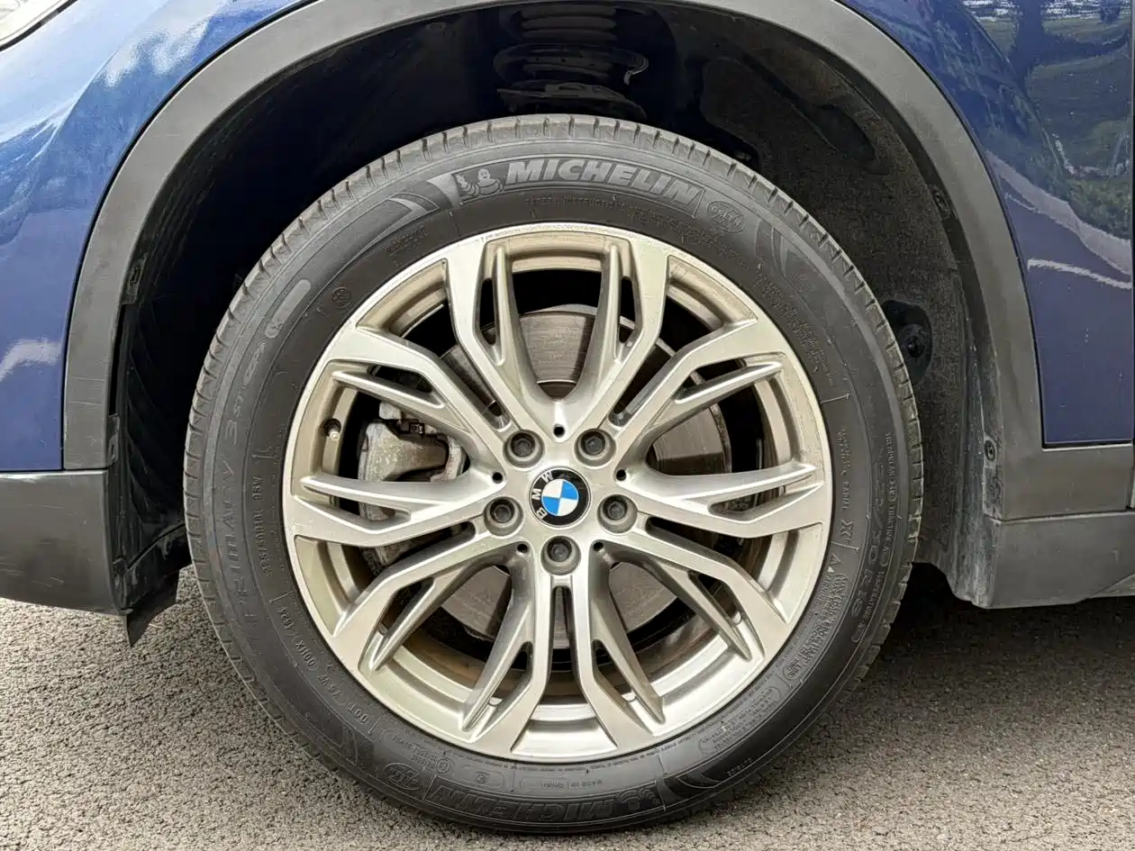 BMW X1 2019 sDrive20Li Leading Model фото 6