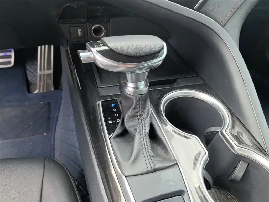 Toyota Camry 2021 2.0G Luxury Edition фото 14