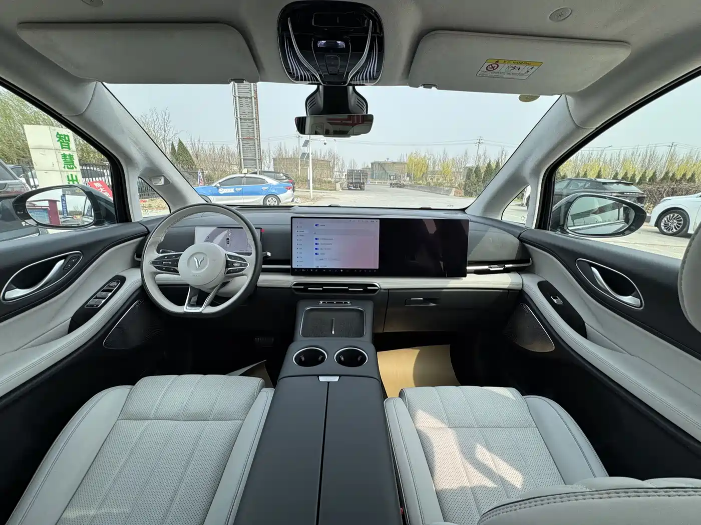 Voyah Auto Voyah Dreamer 2025 PHEV AWD Flagship Kunpeng Edition фото 11