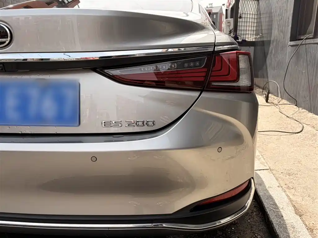 Lexus ES 2021 200 Excellence Edition фото 9