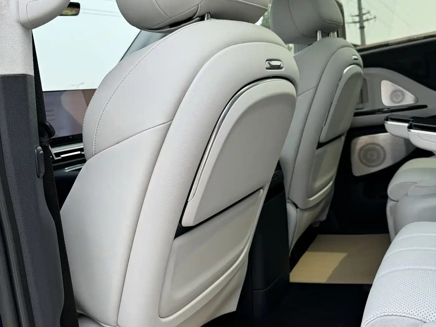 Voyah Auto Voyah Dreamer 2025 PHEV AWD Flagship Kunpeng Edition фото 6