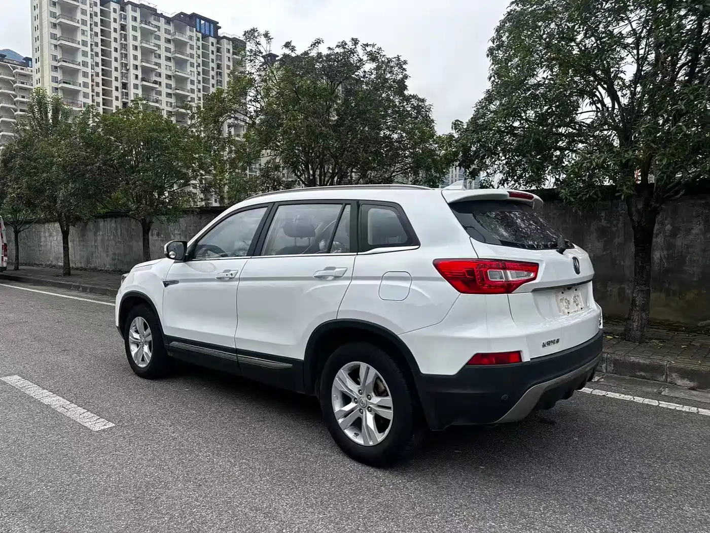 Фото 7 - Changan CS75