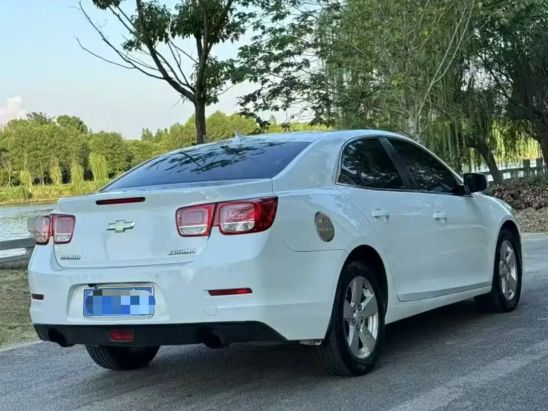 Chevrolet Malibu 2014 2.0L Automatic Luxury фото 5