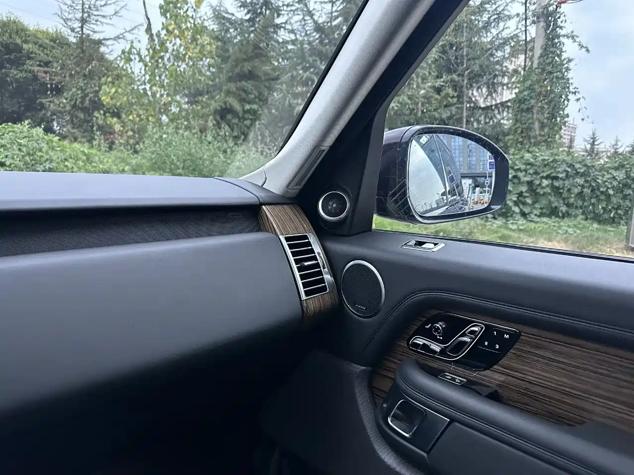 Land Rover Range Rover 2019 3.0 SCV6 Heritage Edition фото 10