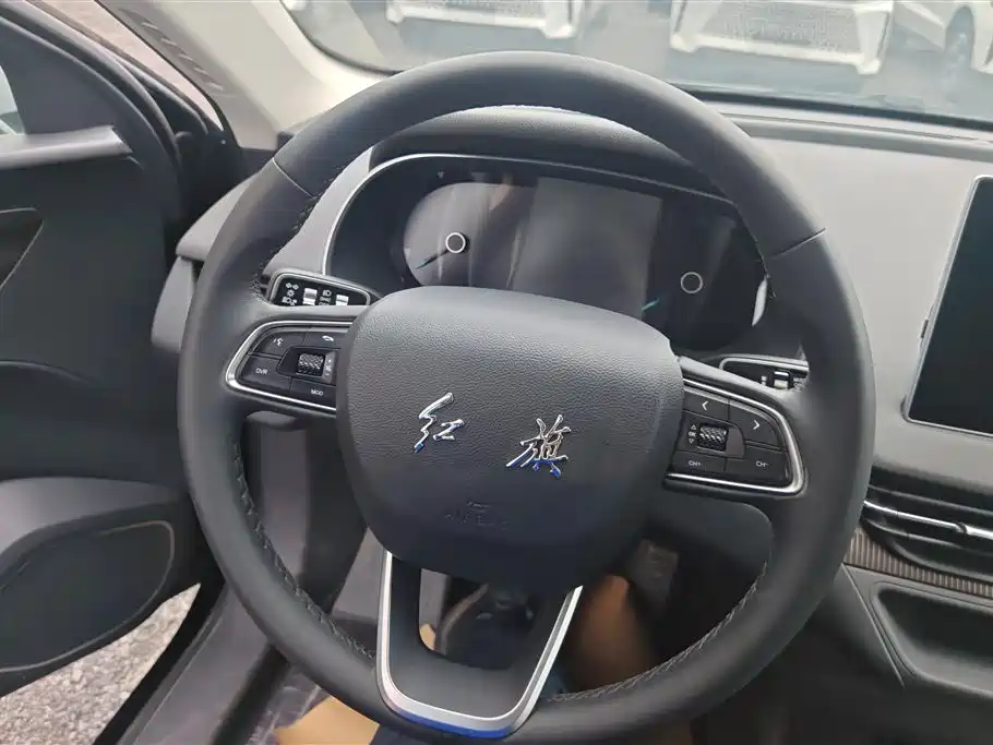 Hongqi E-QM5 2022 431km Charging Enjoyment Edition фото 15