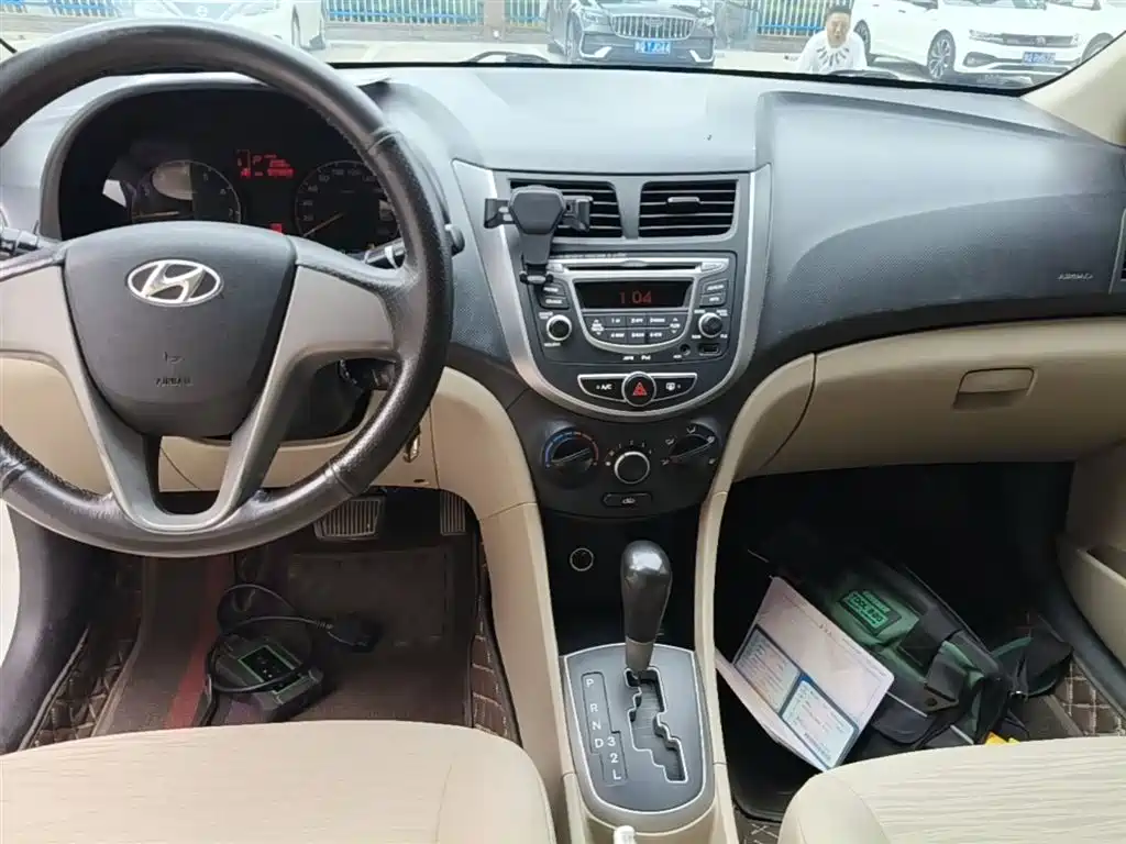 Hyundai Verna 2014 1.4L Automatic Smart GLS фото 13