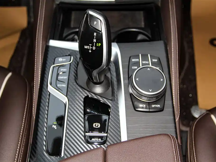BMW 5 Series 2021 530Li Leading M Sport Package фото 30