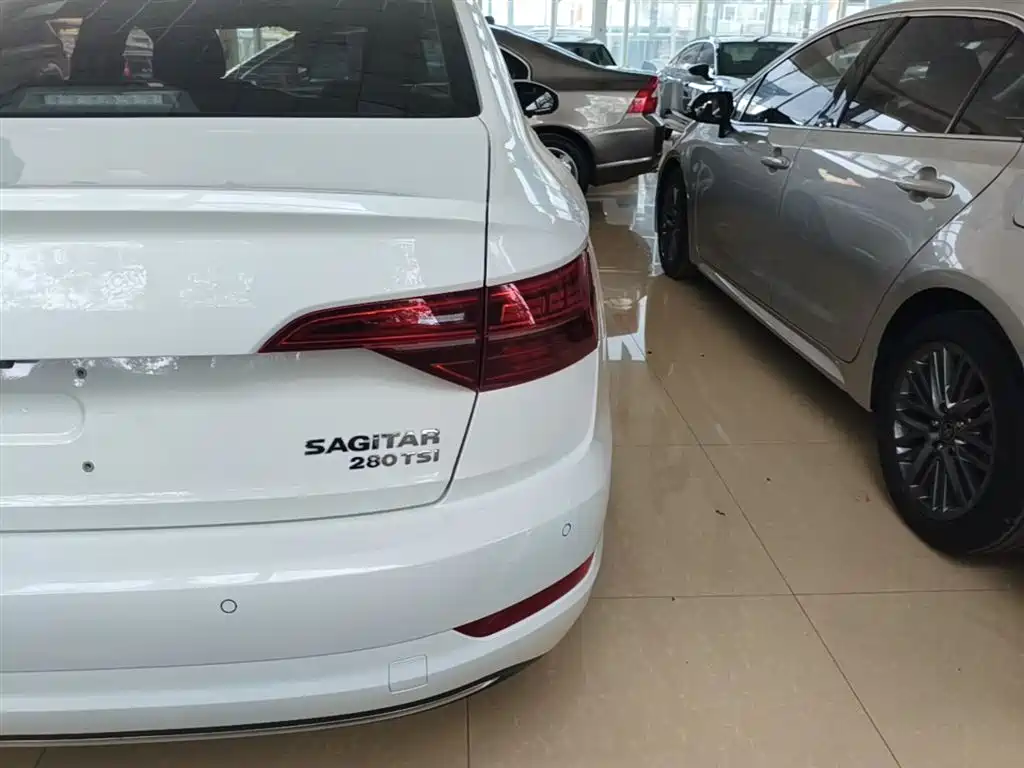 Volkswagen Sagitar 2022 280TSI DSG Surpassing Edition фото 8