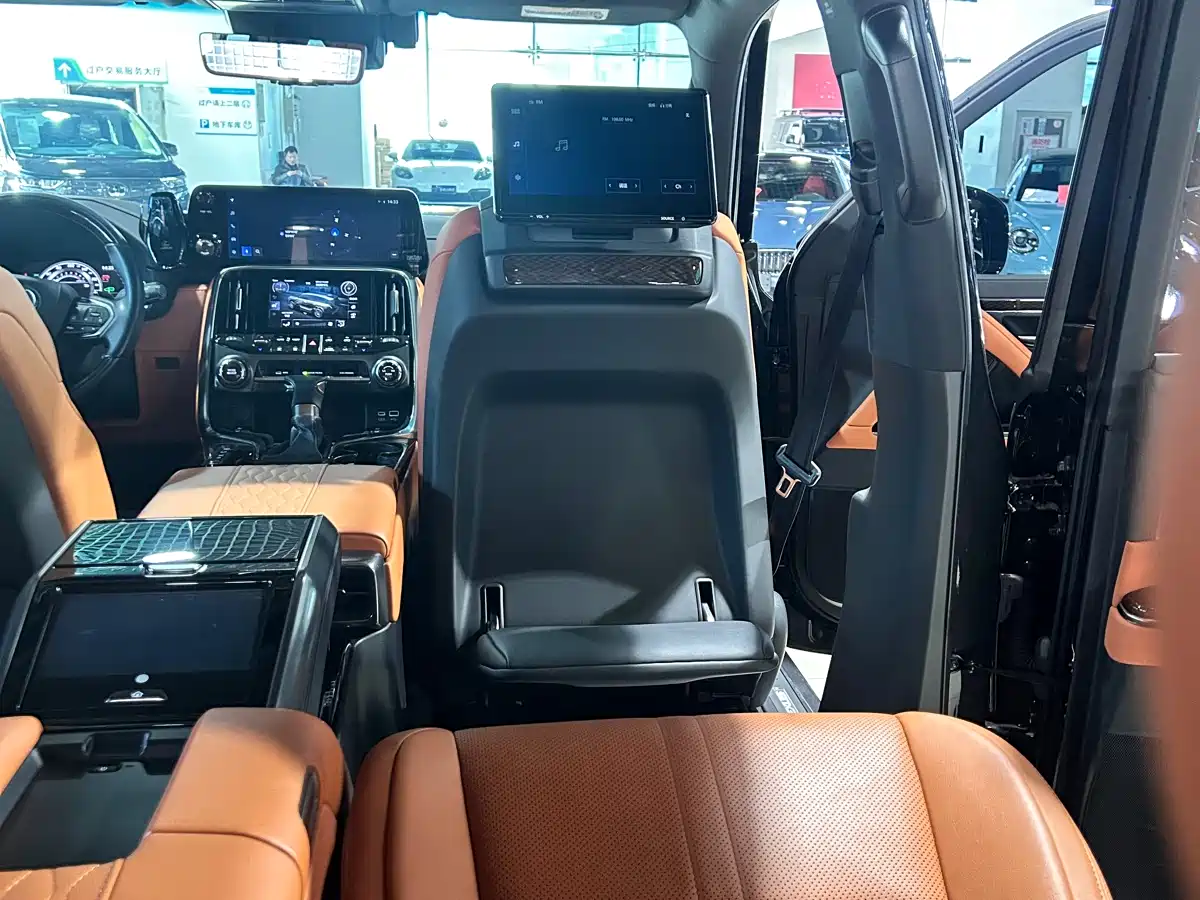 Lexus LX 2025 700h VIP World Edition фото 6