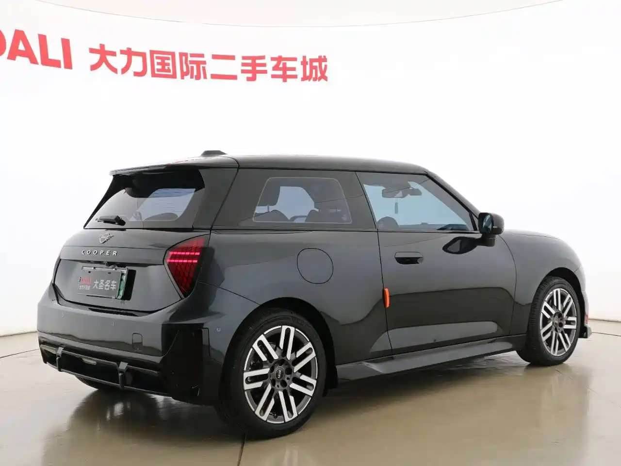 MINI Electric MINI COOPER 2025 2024 456km COOPER E Classic