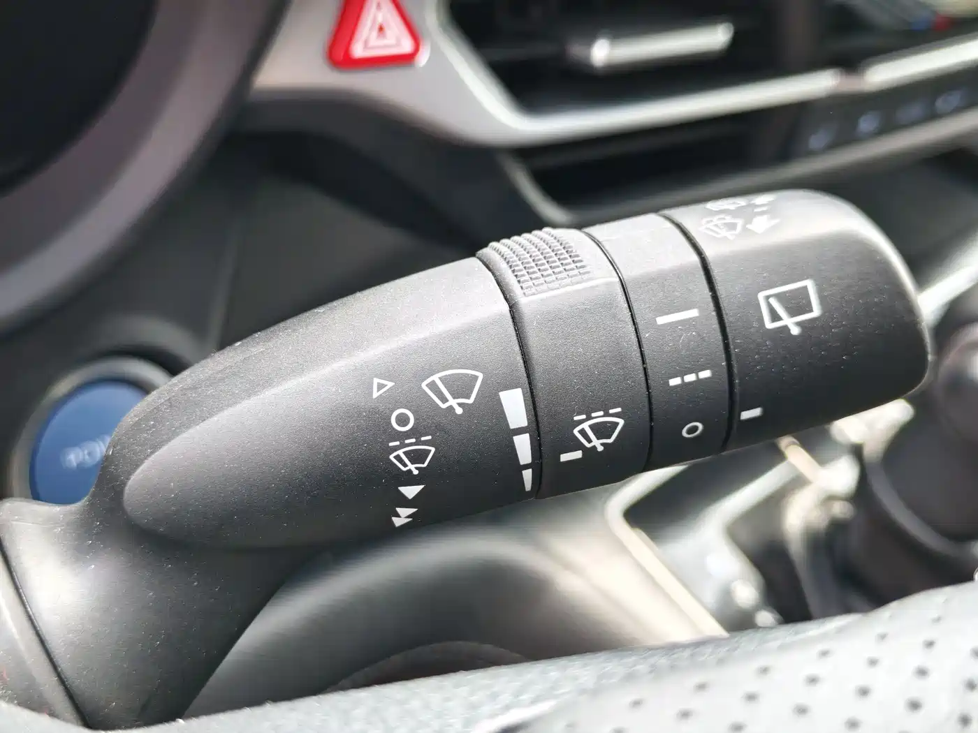 Toyota Sienna 2021 2.5L Hybrid Premium Edition фото 22