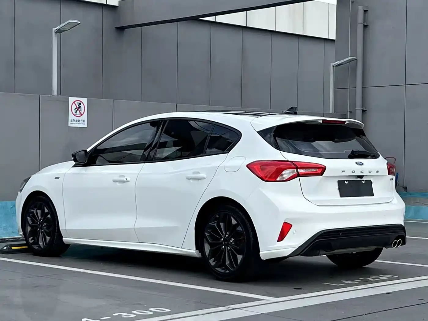 FORD FOX