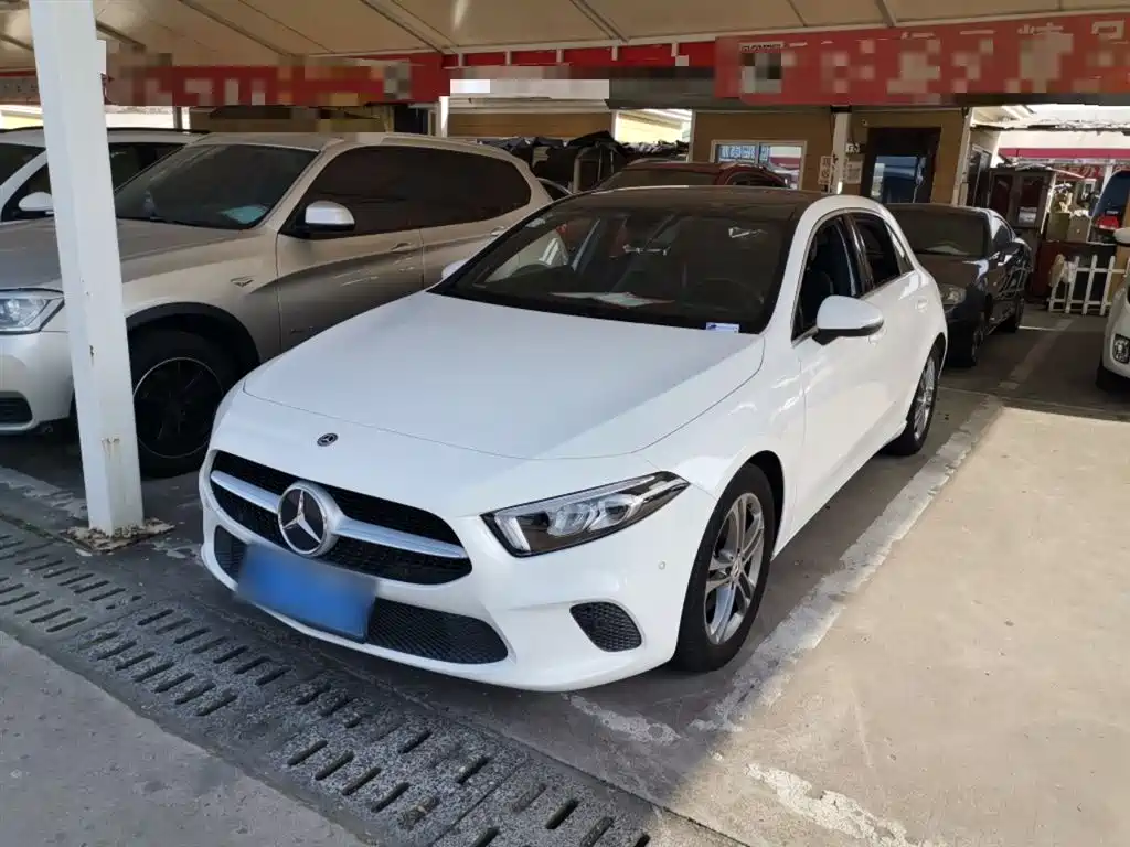 Mercedes-Benz A-Class (Import) 2019 A 200 Dynamic Version фото 2