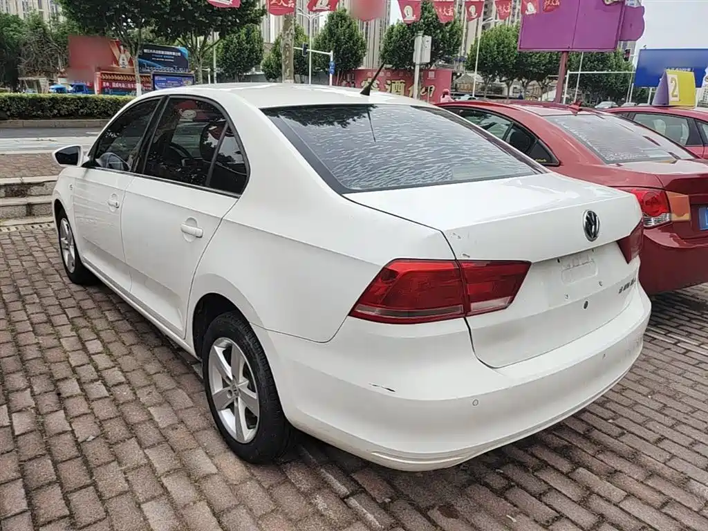 Volkswagen Santana 2015 1.6L Automatic Comfort Edition фото 5