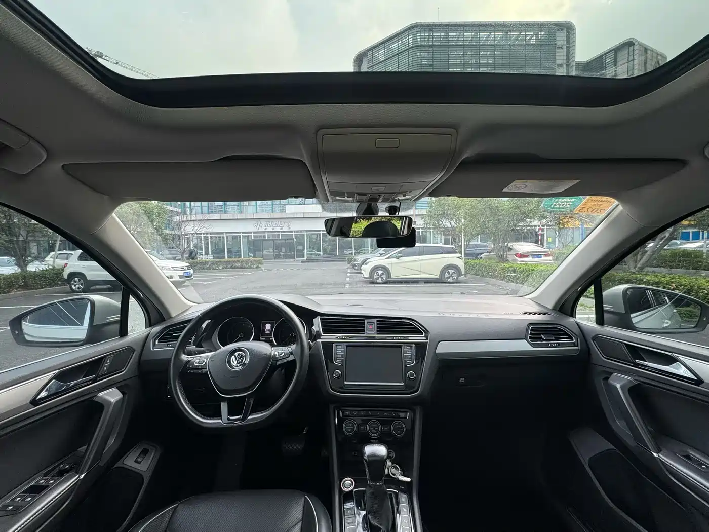 Volkswagen Tiguan L 2017 330TSI Automatic 2WD Flagship Edition фото 7