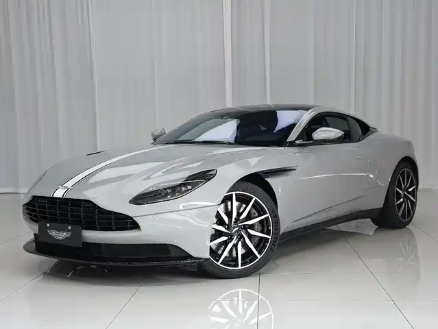 ASTON MARTIN DB11
