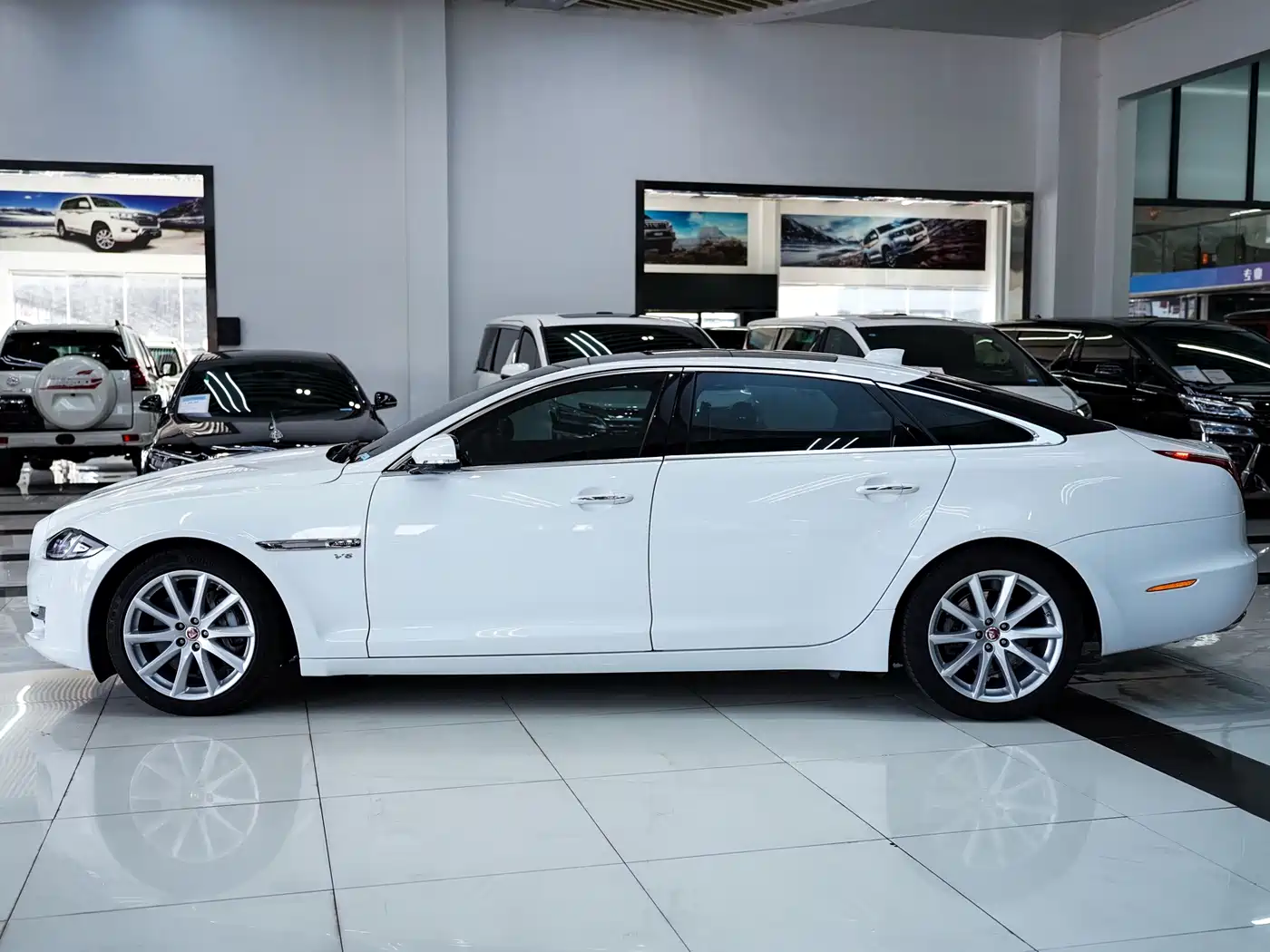 Jaguar XJ 2017 2016 XJL 3.0 SC 4WD Panorama Business Edition