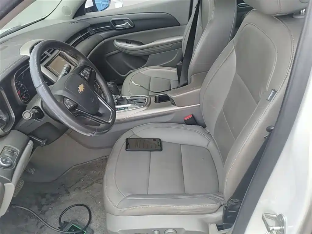 Chevrolet Malibu 2014 2.0L Automatic Luxury фото 15