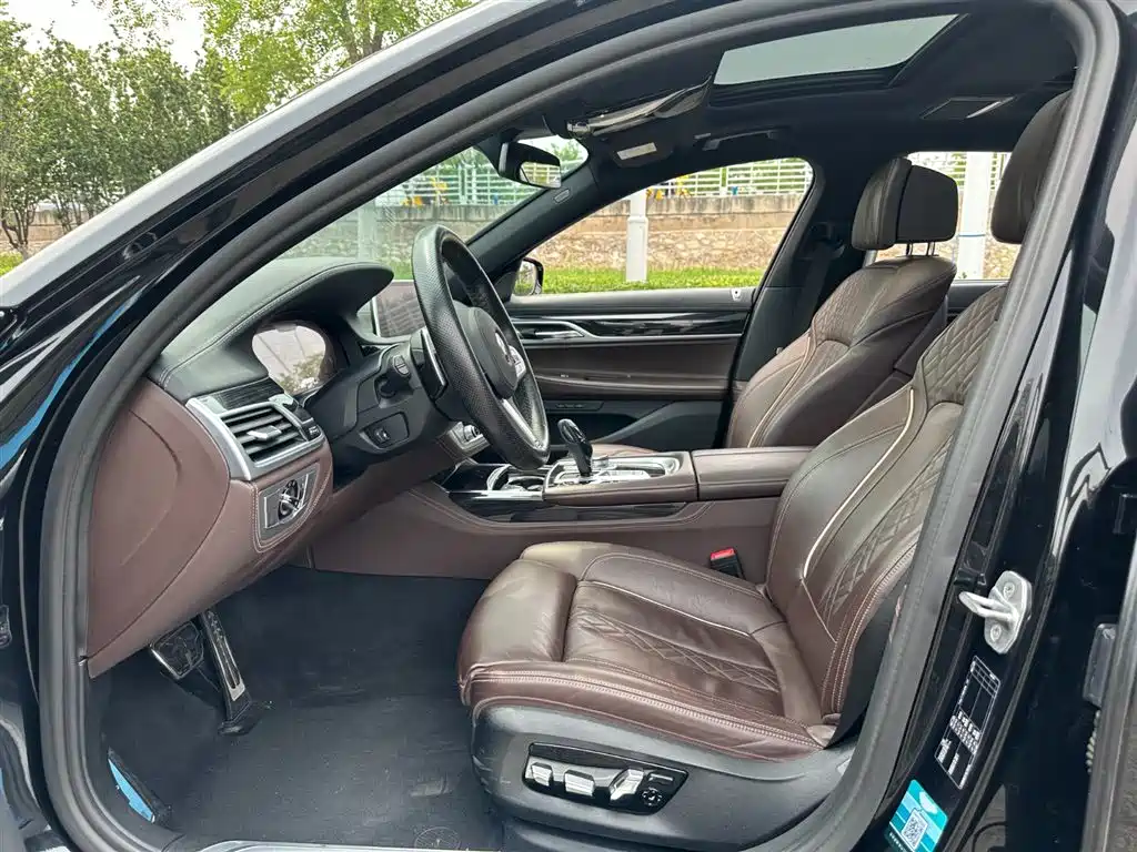 BMW 7 Series 2019 730Li M Sport Package фото 7