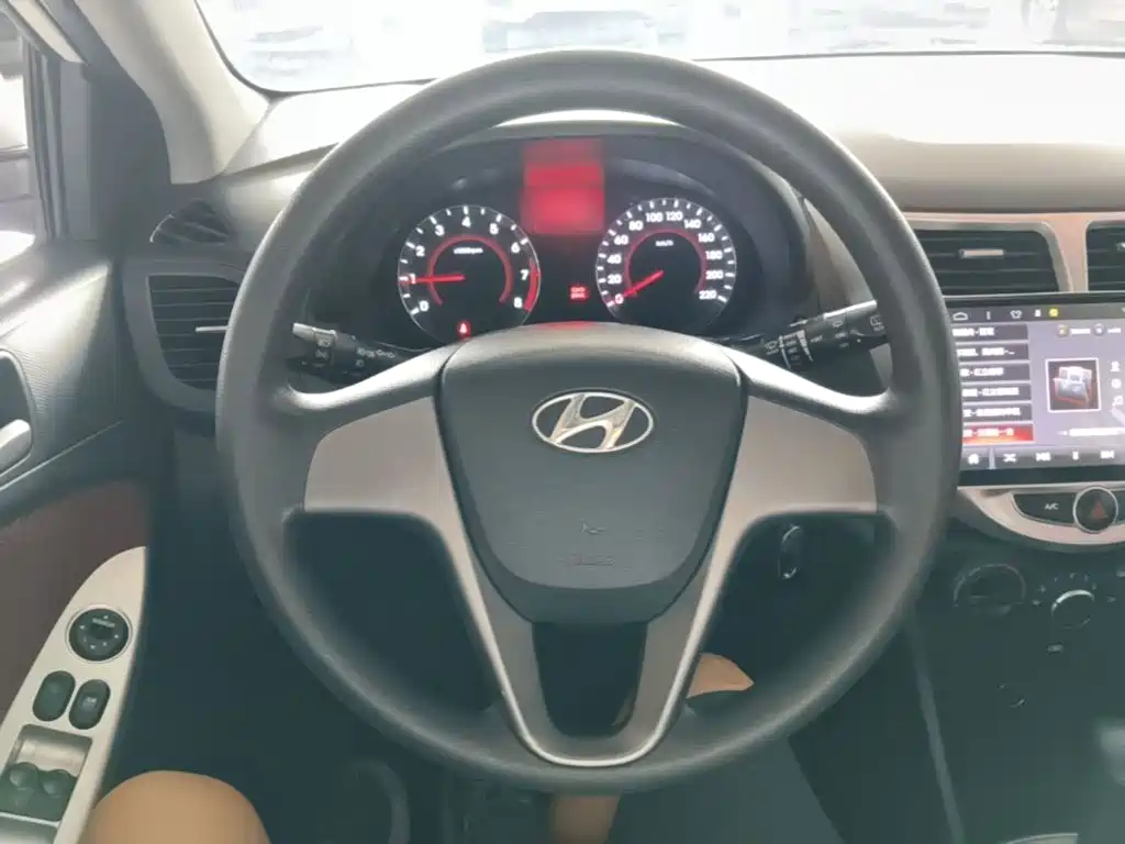 Hyundai Reina 2015 2014 Model 1.4L Automatic GLX