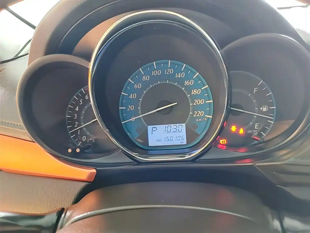 Toyota YARiS L Zhi Xuan 2015 1.5E Auto Charming Edition фото 12