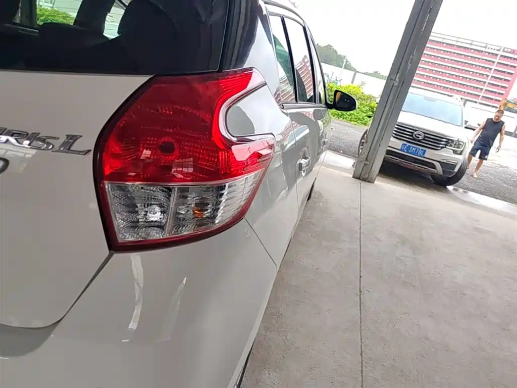 Toyota YARiS L Zhi Xuan 2015 1.5E Auto Charming Edition фото 8