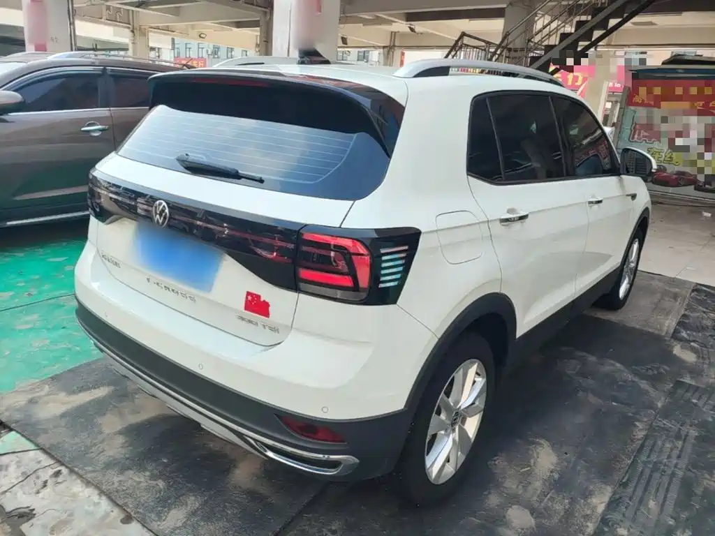Photo 7 - Volkswagen T-Cross