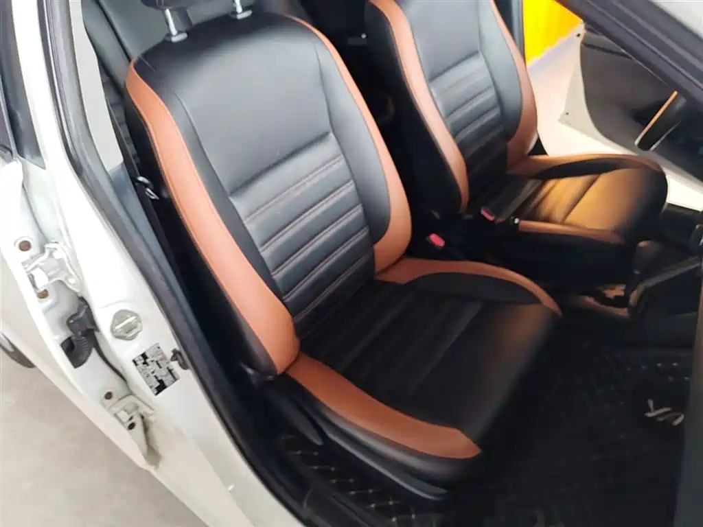 Toyota YARiS L Zhi Xuan 2015 1.5E Auto Charming Edition фото 25